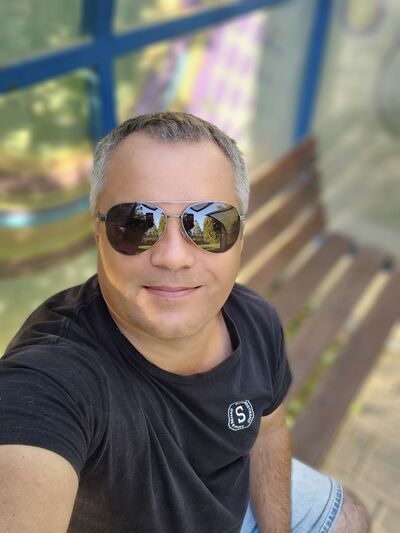  ,   Vadim, 48 ,   ,   