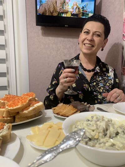  ,   Irina, 57 ,   c 