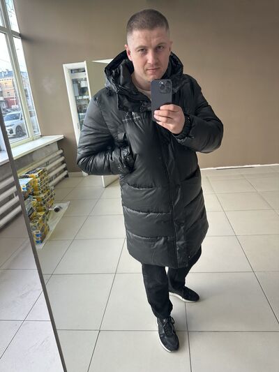  ,   Sam, 32 ,   ,   
