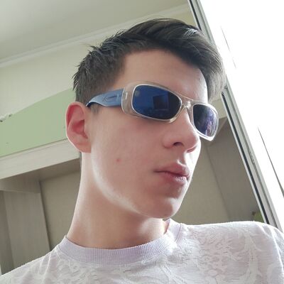  ,   Artem, 21 ,   ,   