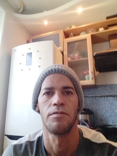  ,   Yoelvis, 37 ,   ,   , c , 