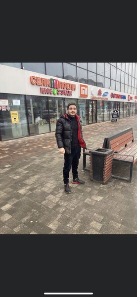  Canary Wharf,   Narek, 31 ,   ,   