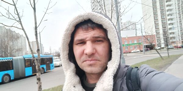  ,   Alex, 44 ,   ,   