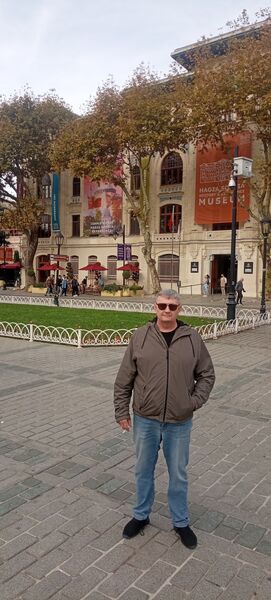  ,   Veaceslav, 51 ,   c 