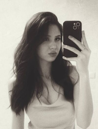  ,   Lesley, 22 ,   ,   