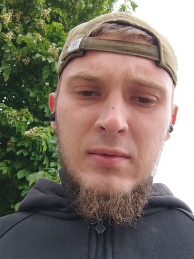  ,   Adam, 25 ,   ,   
