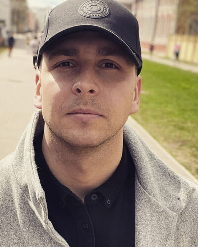  ,   Artem, 36 ,   c 
