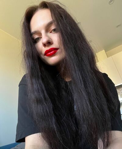  ,   Julia, 23 ,   ,   
