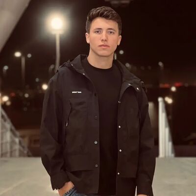  ,   Alex, 23 ,   ,   