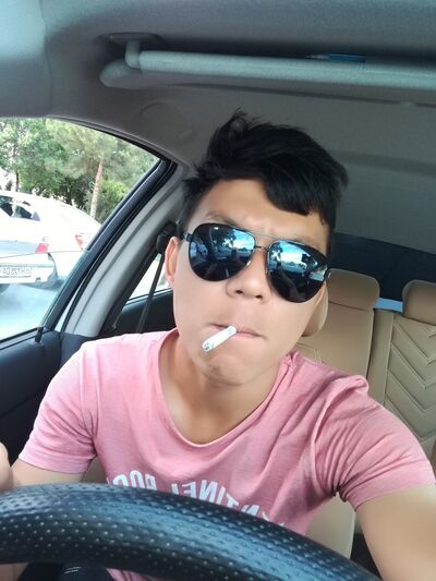  ,   Oybek, 33 ,  
