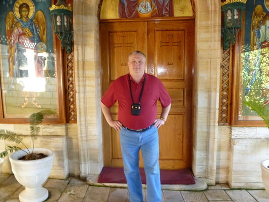  ,   Nik, 60 ,  