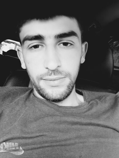  ,   Artur, 28 ,   ,   