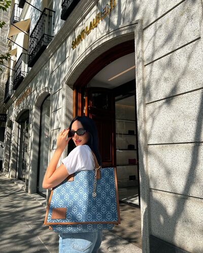  ,   Diana, 29 ,   ,   , c , 