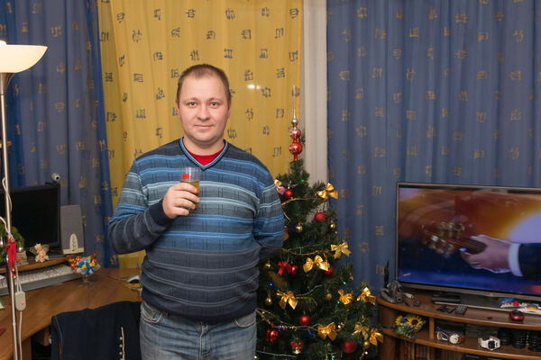  ,   Viktor, 37 ,     , c 