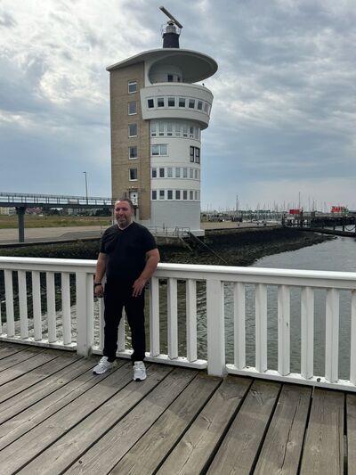  ,   Levan, 43 ,     , c , 