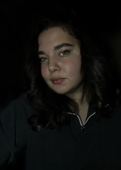  ,   Dina, 22 ,     , c 