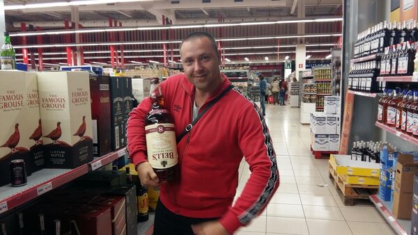  ,   Andris, 43 ,   , 