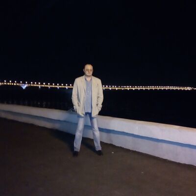  ,   Maxim, 49 ,  