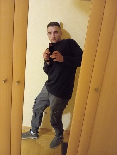  ,   Nikita, 22 ,  