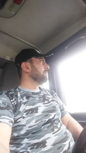  ,   Armen, 35 ,   ,   