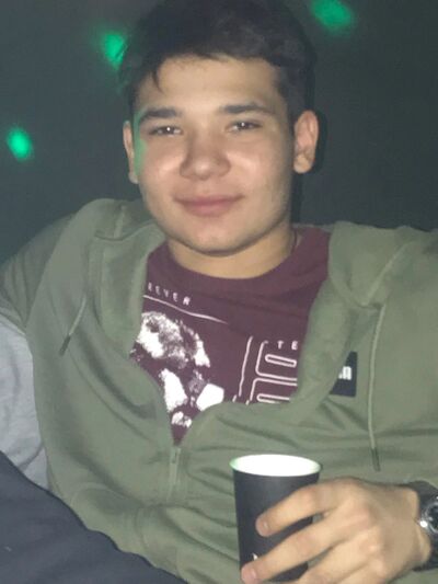   ,   Daniar, 22 ,   ,   