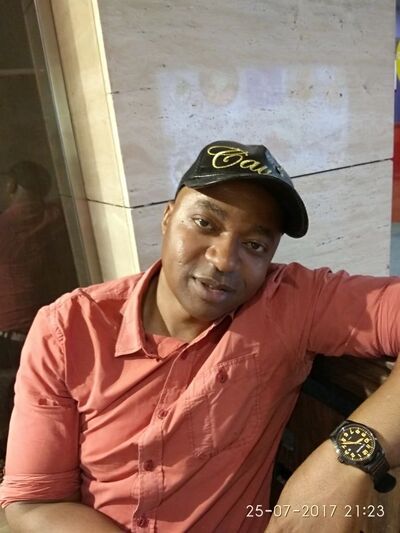  ,   DJ HILARY, 40 ,     , c , 