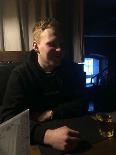  ,   Mikhail, 22 ,   ,   , c , 