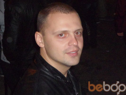  ,   Viktor, 41 ,   