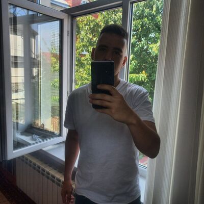  ,   Artur, 25 ,   ,   