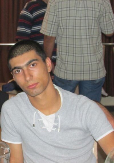  ,   Dato, 29 ,   