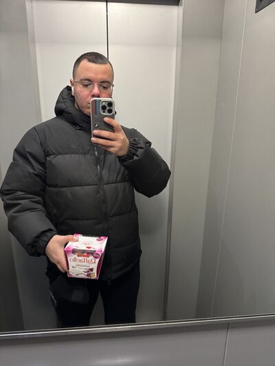  ,   LilMaks, 23 ,   ,   , c 