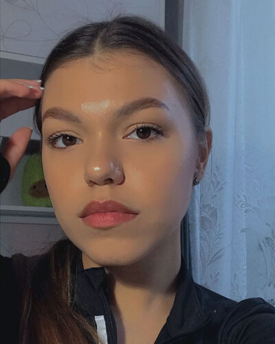  ,   Lilia, 20 ,   ,   