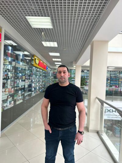  ,   Akber, 41 ,   ,   