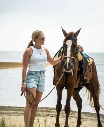  ,   Carole, 34 ,   ,   , c , 