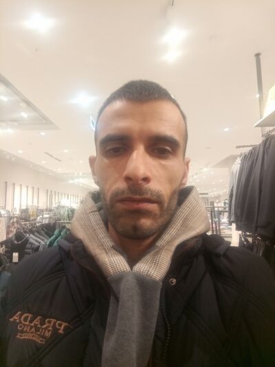  ,   Timur, 38 ,     