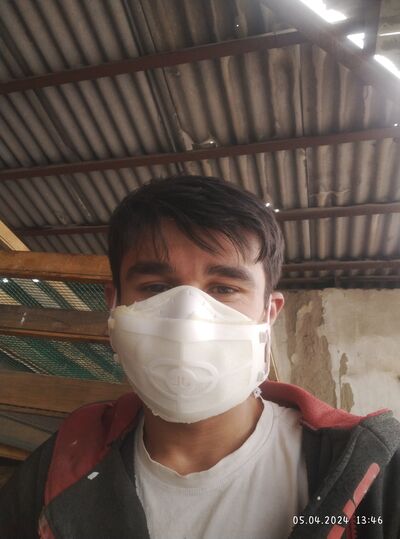  -,   Ali, 25 ,   ,   