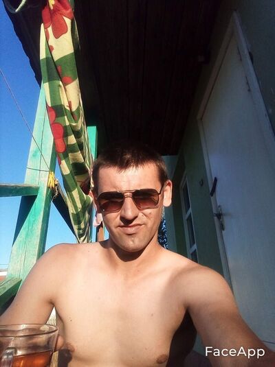  ,   Denis, 36 ,   ,   