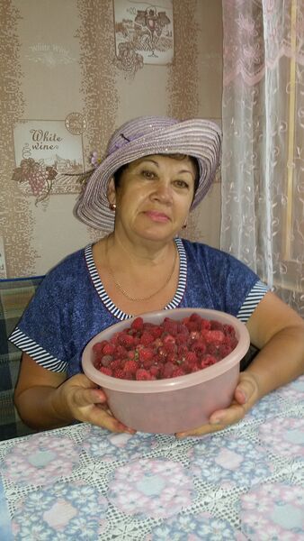  ,   Olga, 64 ,   c 