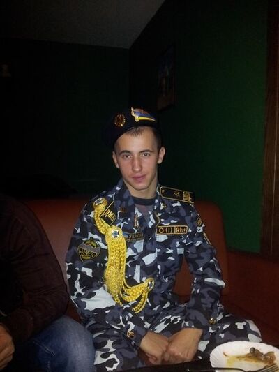  ,   Vitalikk, 32 ,   , 