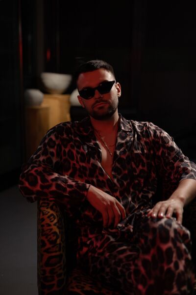  -,   Vlad, 31 ,   ,   