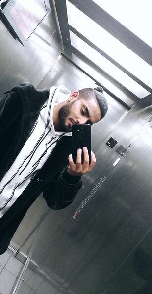  ,   Awad, 33 ,   ,   , c 