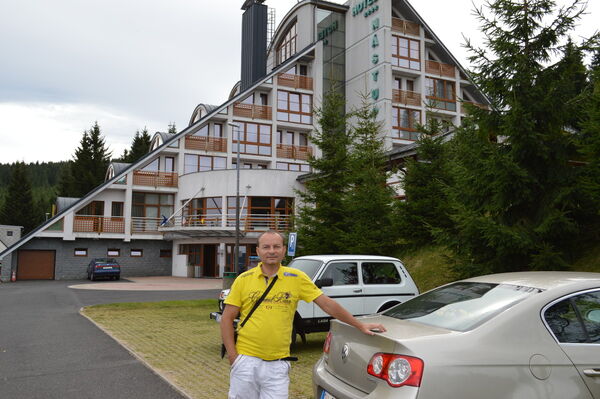  ,   Ruslan, 55 ,   ,   , c 