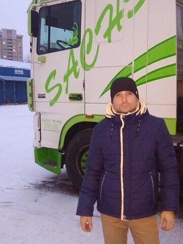  8756347  Vasek, 44 ,    