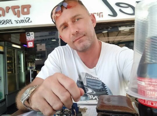  Herzliyya,   , 42 ,     , c 