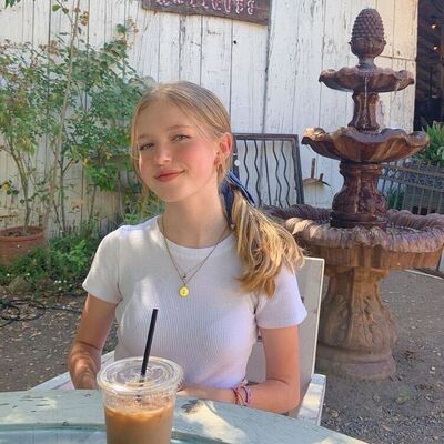   ,   Sasha, 21 ,     , 