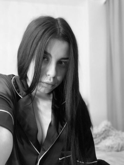  ,   Karolina, 21 ,   ,   