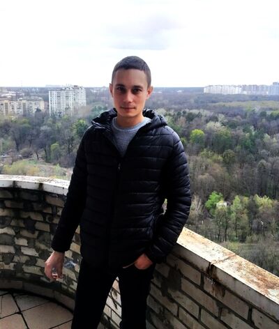  ,   Viktor, 32 ,   ,   