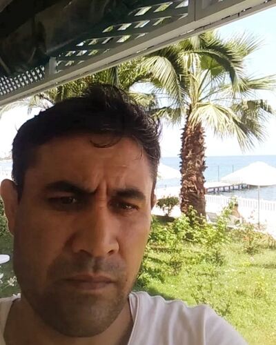  ,   Migel, 40 ,  