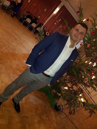  ,   Artjom, 44 ,   ,   , c 