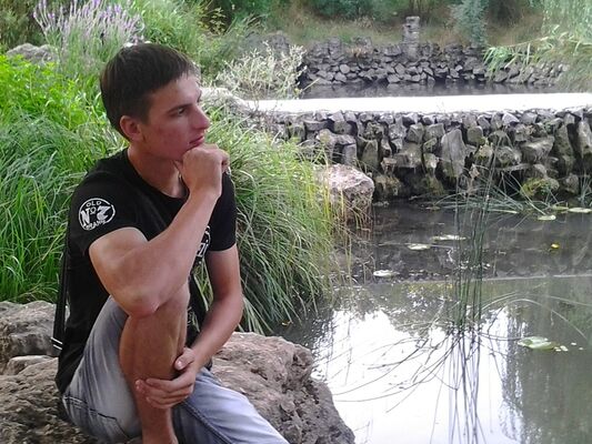  ,   Artem, 31 ,   